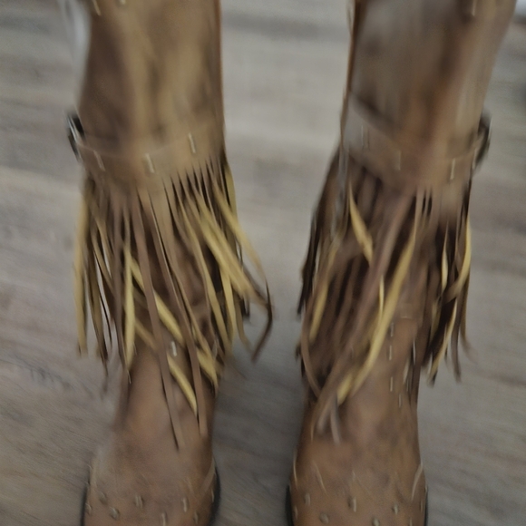 Fringed Tan Leather Boots - Picture 3 of 3